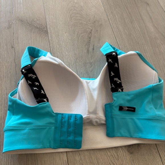 Oiselle Queen Sports Bra - Picture 2 of 3